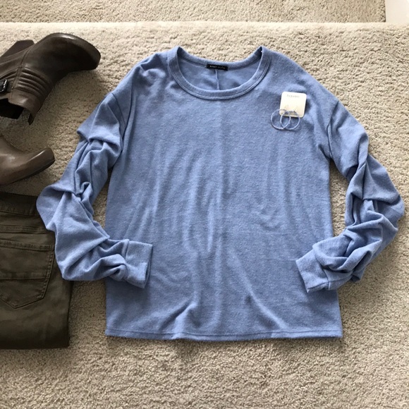 Slouchy Blue Tiered Sleeve Top - Picture 5 of 8